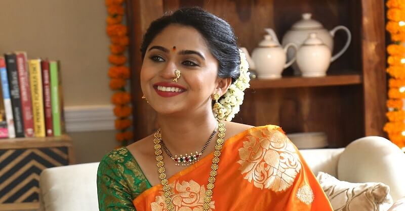 Actress-Mrunmayee-Deshpande-information-in-Marathi