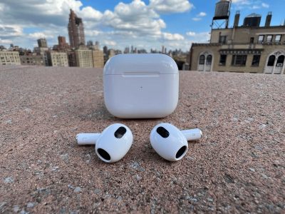 Apple AirPods | MacBooks, iPads, iMacs वर मिळत आहे Back to School ऑफर, पण फक्त हेच लोक घेऊ शकतात फायदा