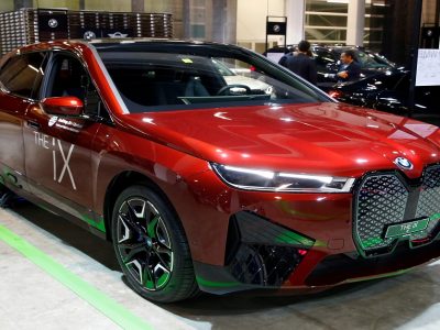BMW iX Electric SUV Launched in India | बीएमडल्यूची पहिली iX इलेक्ट्रिक SUV कार भारतात लॉन्च