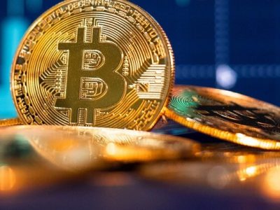 Bitcoin May Touch USD 100000 in 2021 | बिटकॉइनची किंमत 2021 मध्ये 1 लाख डॉलर्सपर्यंत जाणार | तज्ज्ञांचा दावा