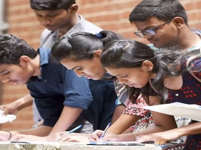 Career Tips | इयत्ता 12 उत्तीर्ण विद्यार्थी या अभ्यासक्रमांचा विचार करावा, नोकरी आणि कमाईच्या भरपूर संधी उपलब्ध