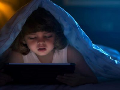 Child on Social Media | पालकांनो 77% मुलं बनावट जन्मतारखेसह सोशल मीडियावर बनवतात अकाउंट, धक्कादायक माहिती उघड