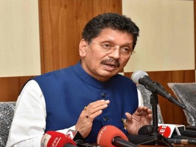 पहिली, दुसरीच्या विद्यार्थ्यांच्या परीक्षा नाही, तिसरी ते आठवीच्या विद्यार्थ्यांला नापास करता येणार नाही, पुस्तकाला वह्यांची पानं – शिक्षण मंत्री