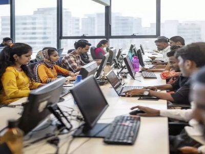 Four Day Week | ब्रिटनमध्ये कर्मचाऱ्यांसाठी आठवड्यातील ४ दिवस काम आणि ३ दिवस सुट्टी | भारतात कधी?