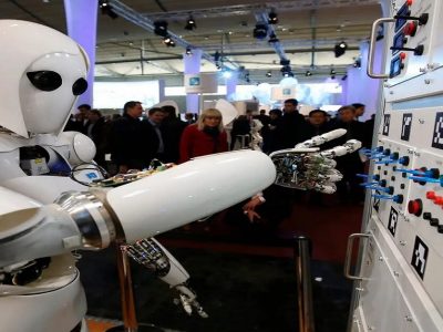Google AI Chatbot | गुगलचा AI चॅटबॉट मनुष्यासारखा विचार करतो? | करोडो इंजिनियर्सच्या नोकरी धोक्यात?