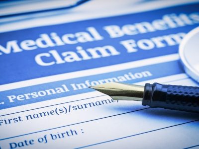 Health Insurance | कमी वयात आरोग्य विमा घेणं किती फायद्याचं आहे? | जाणून घ्या आणि पैसा वाचवा