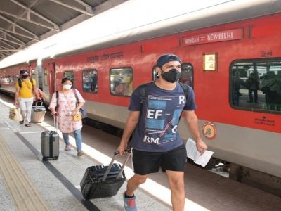 Railway Ticket Booking | 99% प्रवाशांना ठाऊक नाही रेल्वे तिकीट बुकिंगची ही ट्रिक, स्लीपर तिकिटाच्या पैशांत AC प्रवास करू शकाल