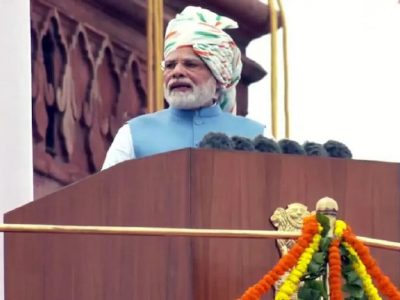 India 75th Independence Day | देशात अमृत महोत्सवी स्वातंत्र्यदिनानिमित्त उत्साह, पंतप्रधानांच्या हस्ते लाल किल्ल्यावर ध्वजारोहण