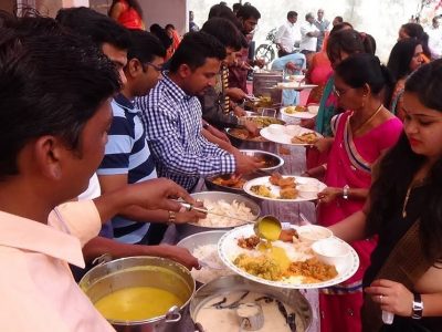 Inflation Effect | लग्नकार्यात महागाईचा फटका | बँडवाले, कपडे, दागिने, जेवणाच्या ताटांच्या किमतीही प्रचंड वाढल्या Inflation Effect | लग्नकार्यात महागाईचा फटका | बँडवाले, कपडे, दागिने, जेवणाच्या ताटांच्या किमतीही प्रचंड वाढल्या