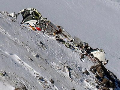 People died in a plane crash in Iran
