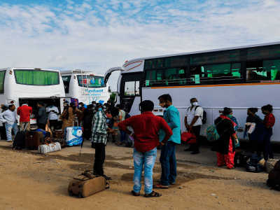 गणेशोत्सवासाठी कोकणात जाणाऱ्या चाकरमान्यांची खासगी बस ट्रॅव्हल्सकडून लुट सुरु, शिंदे सरकारच्या परिवहन विभागाचा कानाडोळा