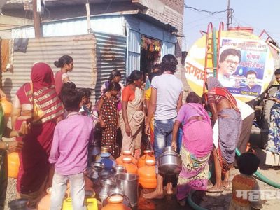आधार मनसे टॅंकरचा, उद्धव ठाकरे परदेशात तर मुख्यमंत्र्यांचं मोबाईलवर दुष्काळ निवारण