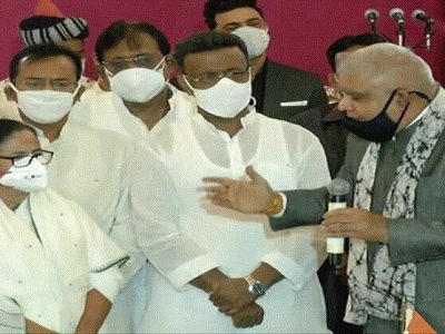 ममता बॅनर्जीं यांनी तिसऱ्यांदा मुख्यमंत्रीपदाची शपथ घेतली