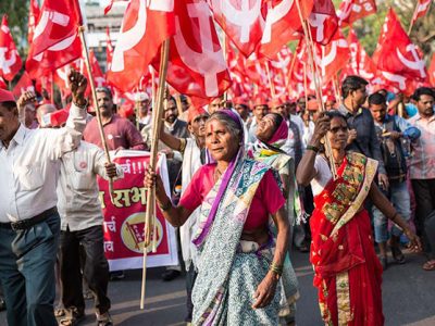huge farmers kisan march left towards mumbai