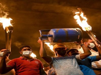 Sri Lanka Fuel Crisis | श्रीलंकेत पेट्रोल-डिझेल, एलपीजीचं भीषण संकट | शाळा आणि सरकारी कार्यालयं बंद