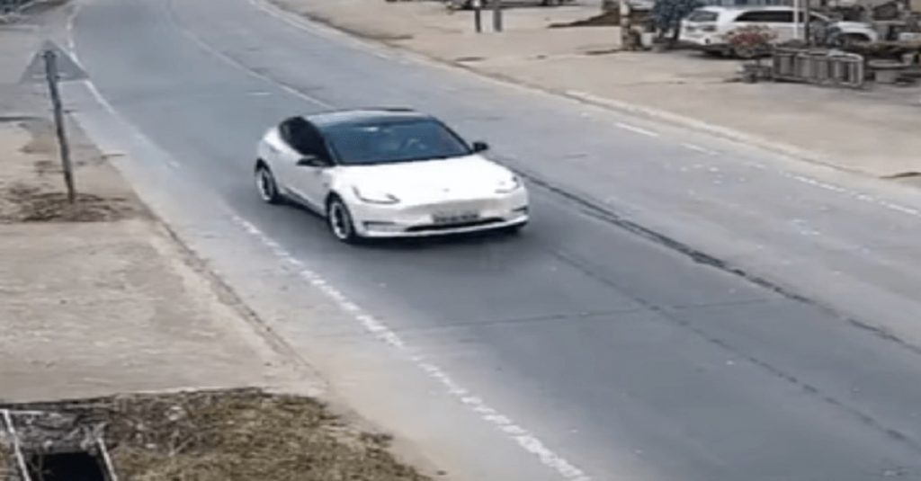 Tesla Car Accident China Video trending