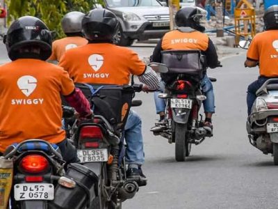 Swiggy Extra Charges | स्विगीवरून फूड ऑर्डर करणाऱ्यांसाठी महत्वाची अपडेट, आता ‘इतके’ अधिक चार्जेस द्यावे लागणार Swiggy Extra Charges | स्विगीवरून फूड ऑर्डर करणाऱ्यांसाठी महत्वाची अपडेट, आता ‘इतके’ अधिक चार्जेस द्यावे लागणार