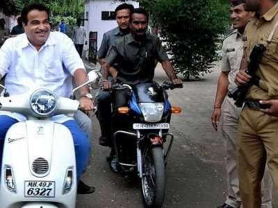 Vehicle Parking Rule | भाऊ सेल्फी नका काढू | रस्त्यावरील उभ्या गाड्यांचे फोटो काढा अन रु.500 कमवा Vehicle Parking Rule | भाऊ सेल्फी नका काढू | रस्त्यावरील उभ्या गाड्यांचे फोटो काढा अन रु.500 कमवा