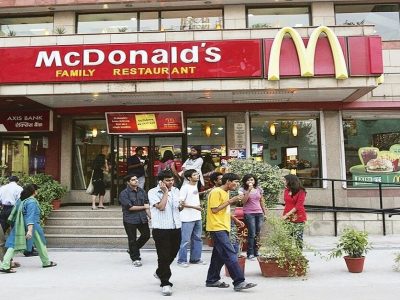 Westlife Foodworld Share Price | पिझ्झा-बर्गर खाण्यापेक्षा तो विकणाऱ्या कंपनीचा शेअर खरेदी करा, 69000 रुपयांवर 1 कोटी रुपये परतावा दिला