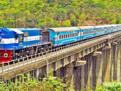 कोरोनाग्रस्त कर्मचाऱ्याच्या मृत्यूनंतर कोकण रेल्वेचे ५२ कर्मचारी क्वारंटाईन
