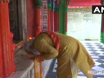 अयोध्या: परंपरेनुसार पंतप्रधान नरेंद्र मोदींनी हनुमान गढीचे दर्शन घेतले