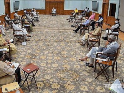 आता शेतकऱ्यांना आपला माल थेट कंपन्यांना विकता येणार, केंद्रीय कॅबिनेटचे नवे निर्णय