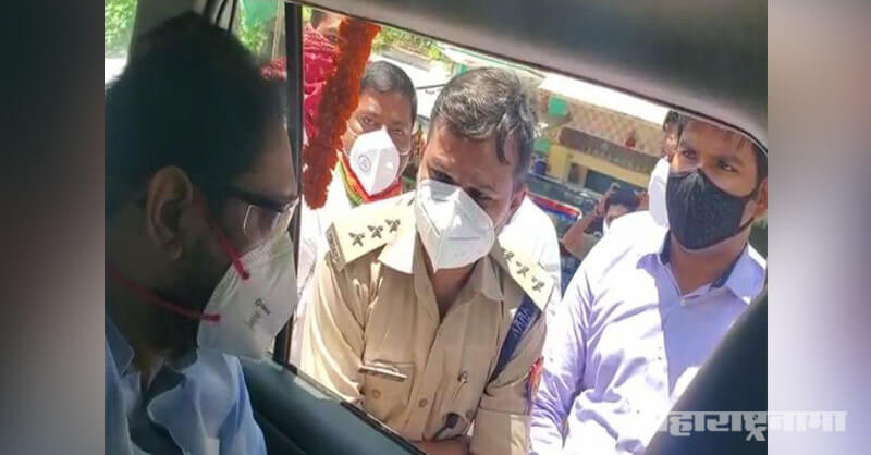 Congress Minister Nitin Raut, UP Police On Azamgarh Border