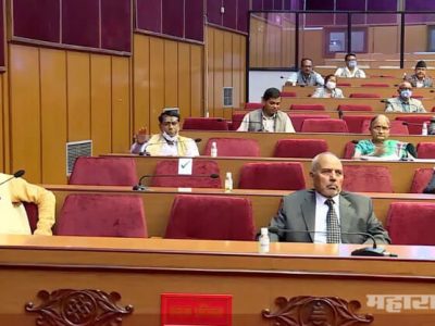 नेपाळच्या पंतप्रधानांवर राजीनामा देण्यासाठी पक्षांतर्गत दबाव वाढला