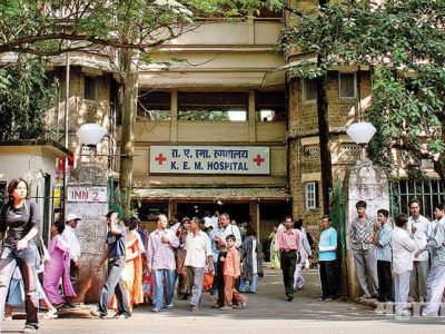 केईएम रूग्णालय कोविड ICU कक्ष, नर्स-वॉर्डबॉय बराच वेळ गायब, रुग्णांचे प्रचंड हाल