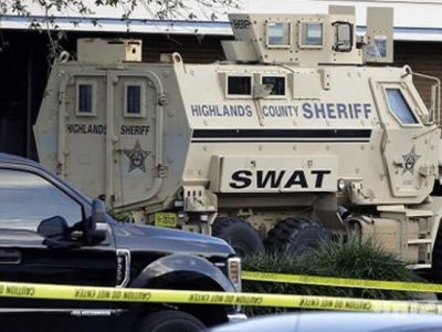 firing inside american bank and 5 peoples dead