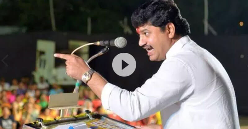 Dhananjay Munde addressing crowd during Sanyukt Prachar Sabha organized by NCP and Congress Dhananjay Munde addressing crowd during Sanyukt Prachar Sabha organized by NCP and Congress