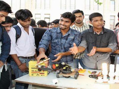 इंजिनिअर व्हायचंय पण इंग्रजीचं टेन्शन? | काळजी नको, आता मराठी भाषेतून अभियांत्रिकी शिक्षण मिळणार
