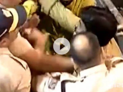 Fight between Lalbaug mandal workers and Police officials