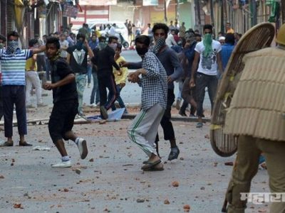 Jammu and Kashmir two youths from utter pradesh confessed to-pelt stones in kashmir valley after job promise