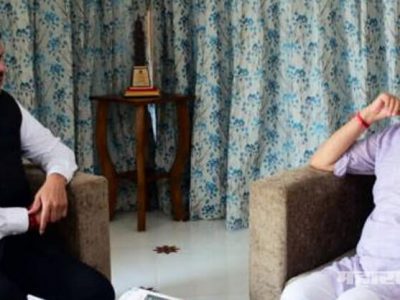 शिवसेना-एनसीपी-काँग्रेस नेते राज्यपालांना भेटणार असल्याने फडणवीस लगबगीने राज्यपालांकडे