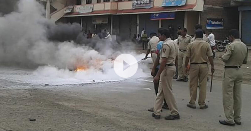 Maratha Kranti morcha turn to voilence in Aurangabad Maratha Kranti morcha turn to voilence in Aurangabad