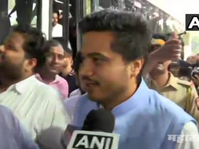 यूजीसीच्या अधिकाऱ्यांनी परीक्षेचा आग्रह धरुन विद्यार्थ्यांच्या जिवाशी खेळू नये – आ. रोहित पवार