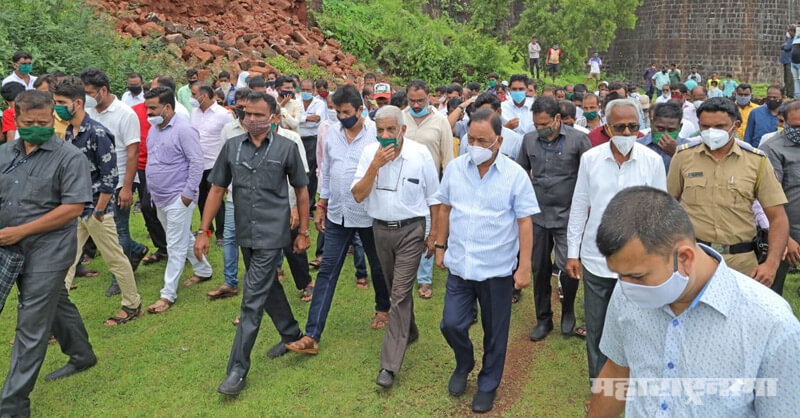 BJP MP Narayan Rane, Vijaydurg Fort, Wall collapsed, MLA Nitesh Rane