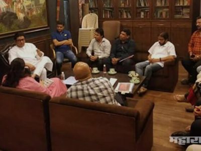 All maharashtras multiplex owners meet mns chief Raj Thackeray at Krushnakunj