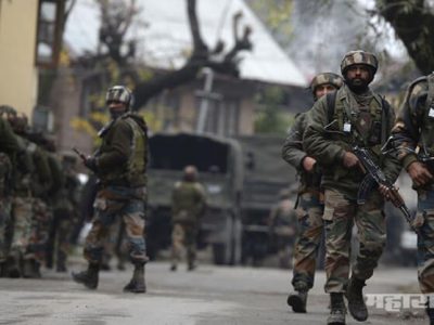 जम्मू-काश्मीरमध्ये तणावपूर्ण स्थिती; PDP व NCची आपत्कालीन बैठक; CRPFच्या सुट्या रद्द