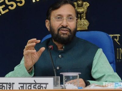 नागरिकांनी मास्क वापरणं सक्तीचं | पुणेकरांनी नियमांचं पालन करावं – प्रकाश जावडेकर