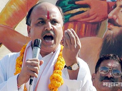 former vhp leader pravin togadia says narendra modi never sale tea