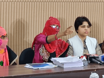 कामचुकारपणामुळे महिलेला कामावरून काढण्यात आलेलं | संबधित महिलेवर ब्लॅकमेलिंगचा गुन्हा दाखल आहे