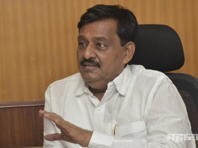 sebi seals bjp minister subhash deshmukh lokmangal demat and mutual fund accounts