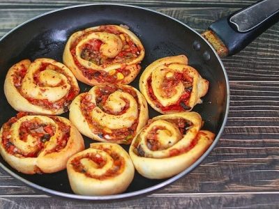 Special Recipe | चविष्ट रेसीपी ‘तवा पिझ्झा वड्या’ | नक्की ट्राय करा
